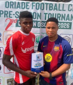 Makinde Iyanu wins the man of the match award 